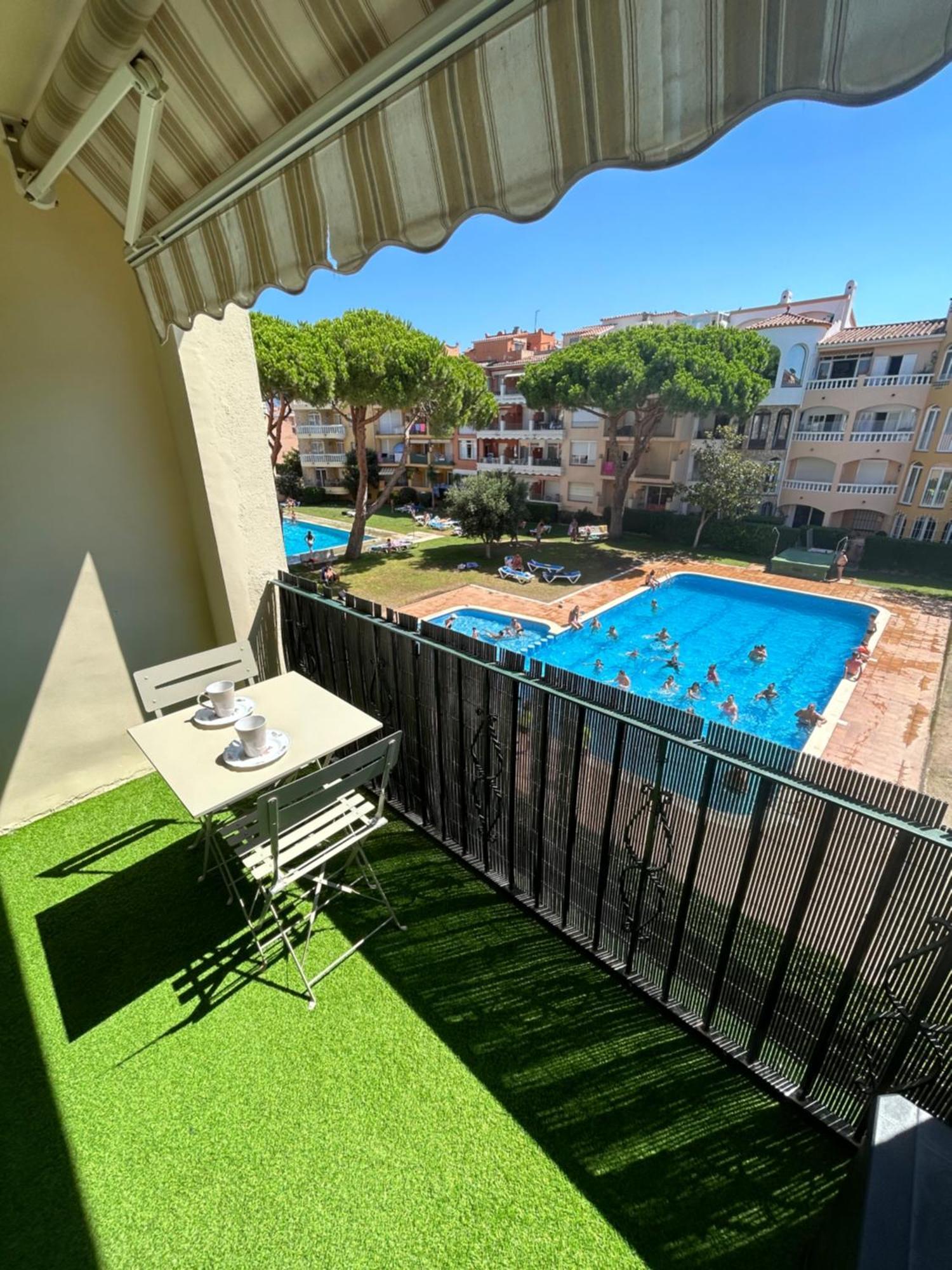 אמפוריבראבה Appartement 1 Chambre Climatise Avec 3 Piscines A 200 M De La Plage מראה חיצוני תמונה
